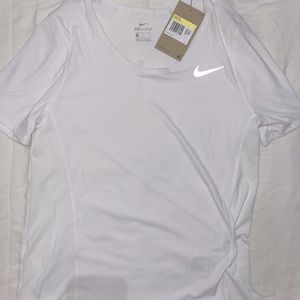 New Nike workout top